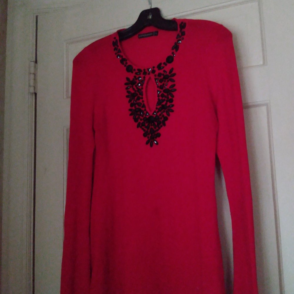 Esperanza Red sexy sweater v neck black beaded long sleeves Size large